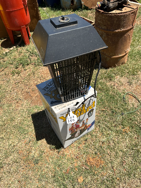Lot 150 - Bug zapper | AuctionsPlus