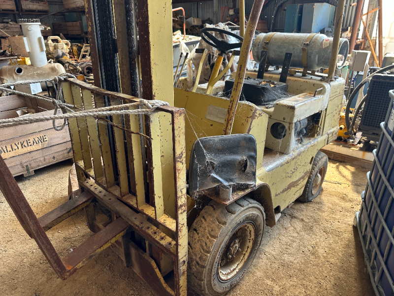 Lot 311 Caterpillar Forklift. LP Gas. Gas tank not included