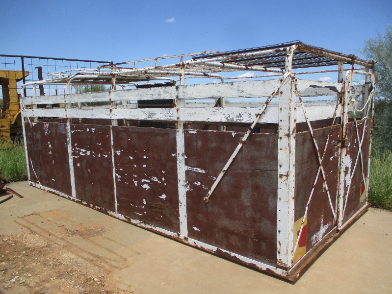 Lot 97 HORSE CRATE AuctionsPlus