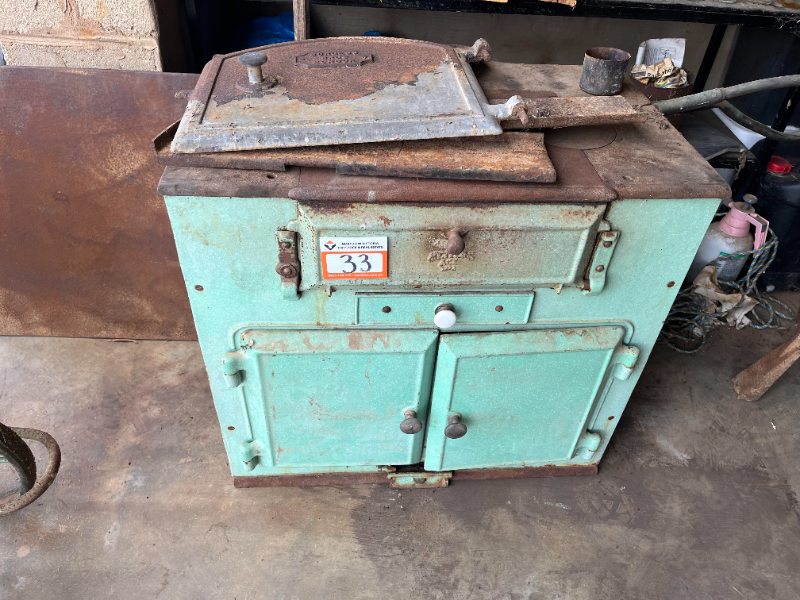 Lot 33 METTERS ACE SLOW COMBUSTION WOOD STOVE AuctionsPlus