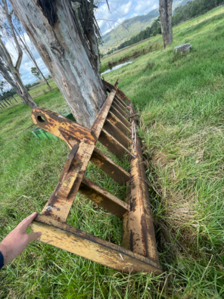 Lot 2 - 12 Ft STICK RAKE | AuctionsPlus