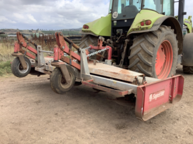 Lot 28 13 FOOT SUPERIOR SLASHER AuctionsPlus