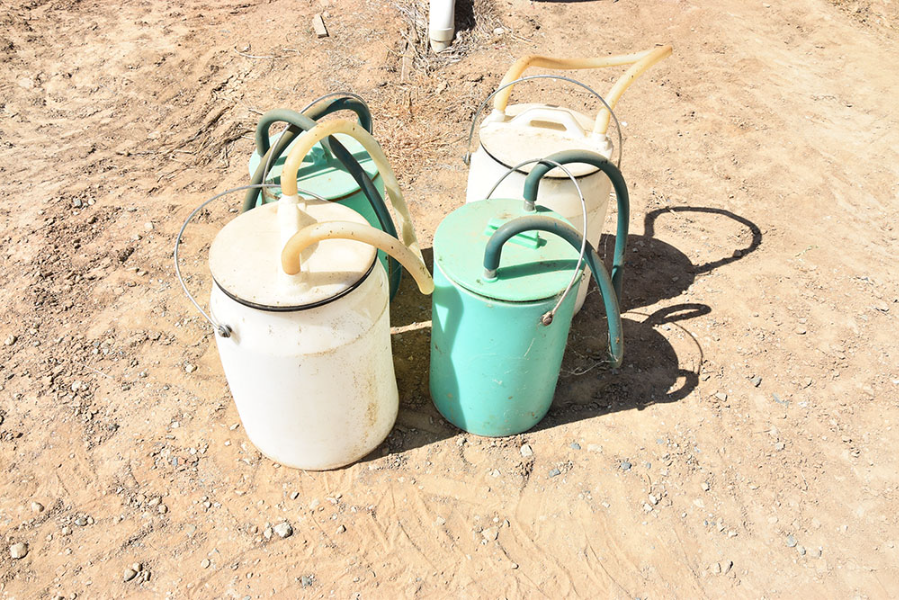 Lot 192 Test Buckets x 4 AuctionsPlus