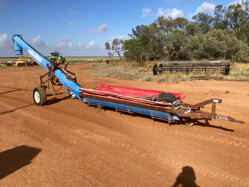 Lot 25 - Side loader 308 Auger | AuctionsPlus