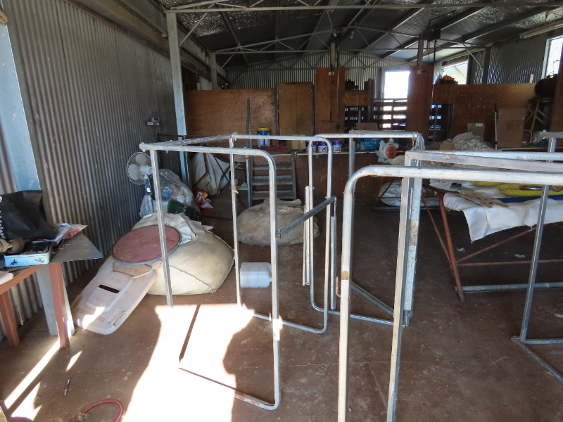 Lot 113 - WOOL PACK HOLDERS | AuctionsPlus
