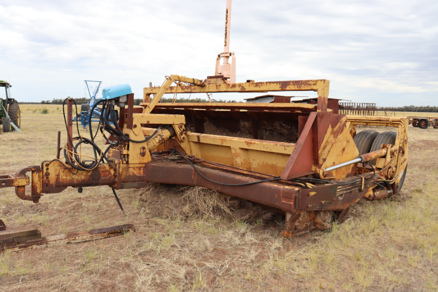 Lot 40 14' Asher Laser bucket AuctionsPlus