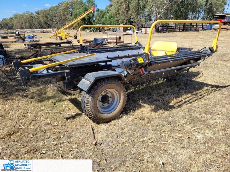 Boomerang Mk6 Twin Bale Feeder AuctionsPlus