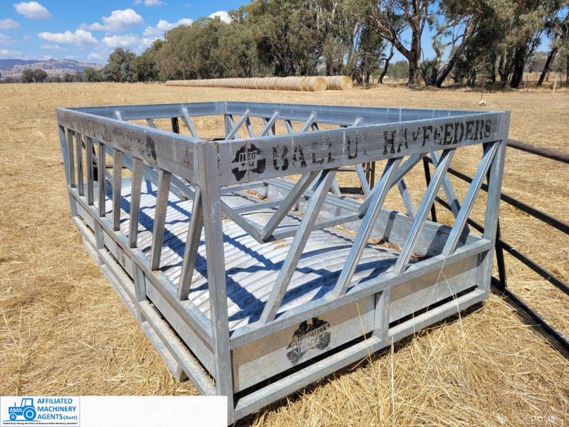 Lot 18 - Bale-Up Feeder (No.4) ~ Smaller version (Suit young stock ...