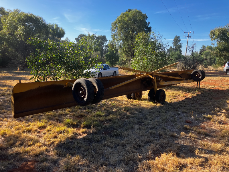Lot 7 - 35 ft KB Engineering Grader Board | AuctionsPlus