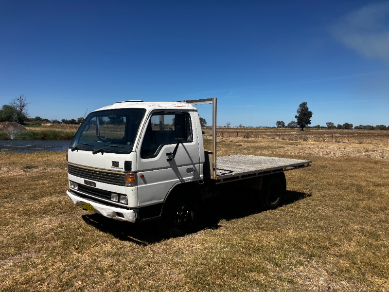 Lot 63 - Mazda Tray truck | AuctionsPlus