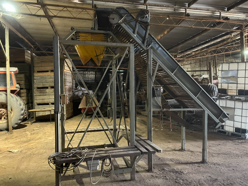 Lot 71 Potato creep feeder & bag filler AuctionsPlus
