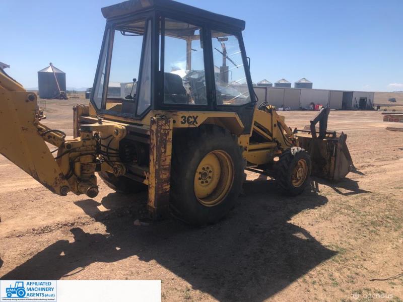 Lot 18 JCB 4x4 Backhoe 4 speed shuttle shift AuctionsPlus