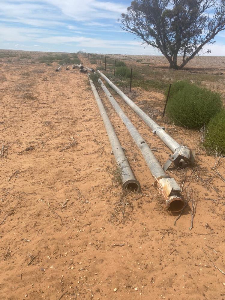 Lot 47 aluminium irrigation pipe AuctionsPlus