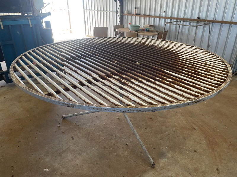 LOT 13 - LYCO WOOL TABLE | AuctionsPlus