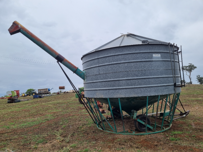 Lot 34 Jetstream Mobile Field Bin with PTO Auger AuctionsPlus