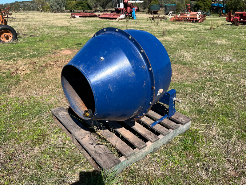 Lot 43 3PL Cement Mixer AuctionsPlus