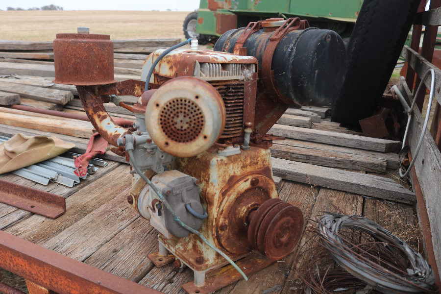 Lot 112 - Wisconsin engine, model AENLD. | AuctionsPlus