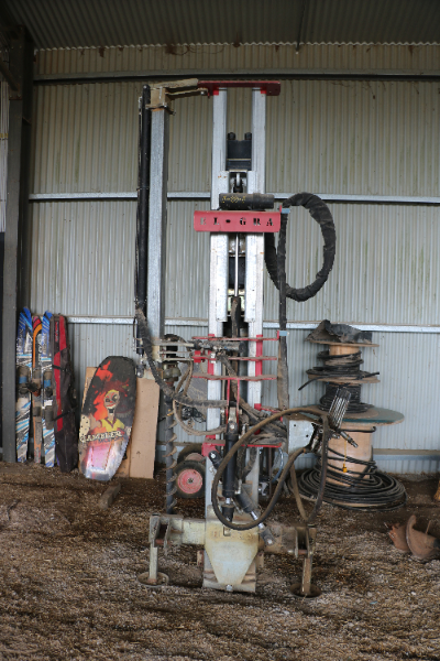 Lot 4 - Elgra 75 Post Driver with pilot auger | AuctionsPlus