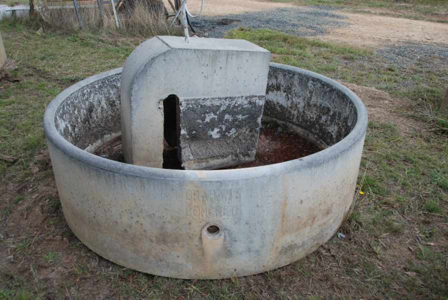 Lot 48 Concrete water trough 1500 ltr Grahams AuctionsPlus