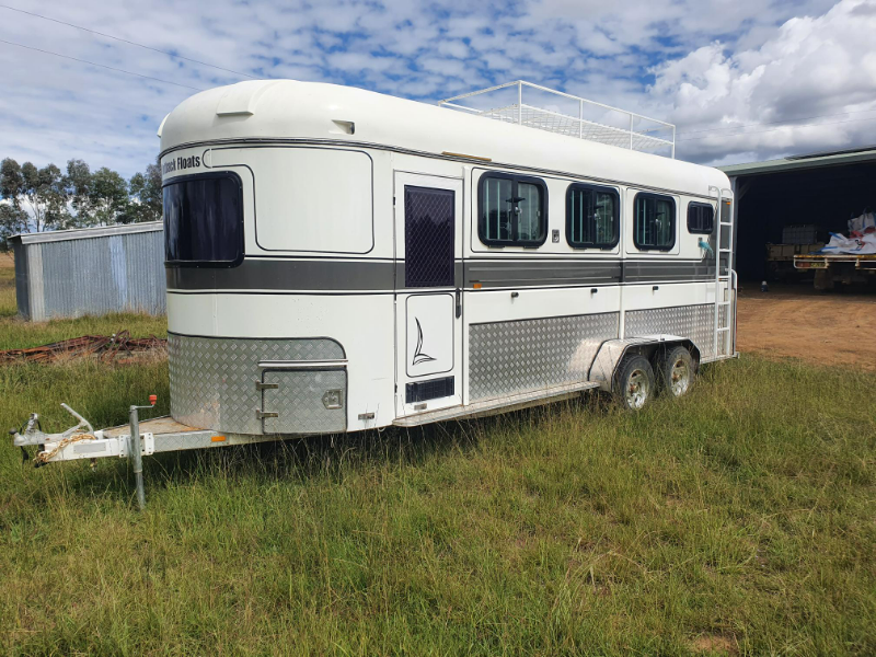 Lot 82 HORSE FLOAT XT3 HALCamper AuctionsPlus