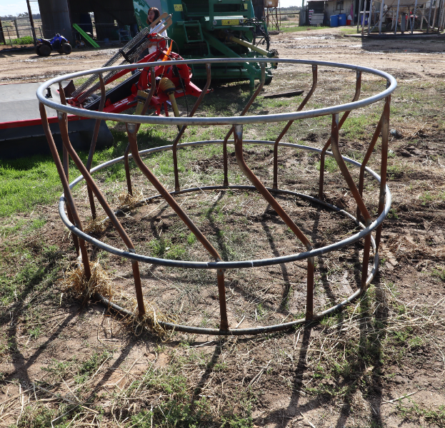 Lot 63 - 4 Round Hay Rings | AuctionsPlus