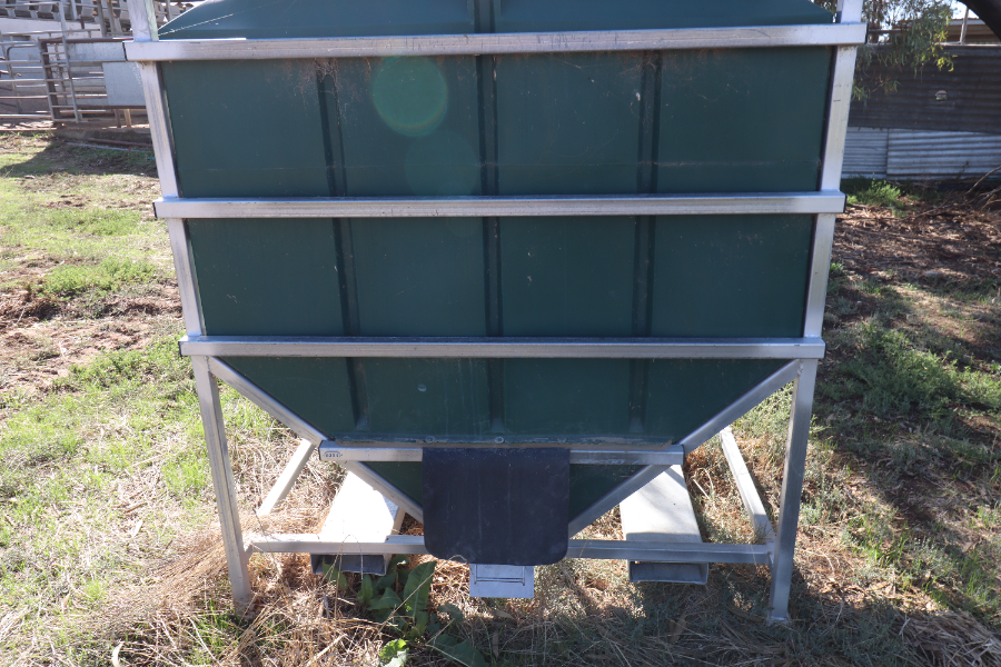 Lot 93 Jacky bin AuctionsPlus