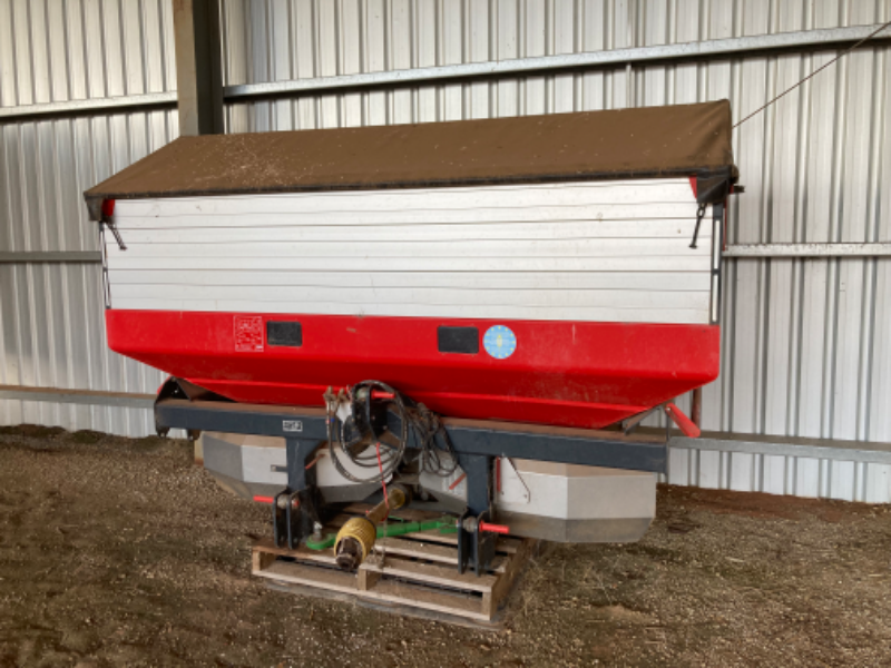 Lot 13 2013 Vicon spreader AuctionsPlus