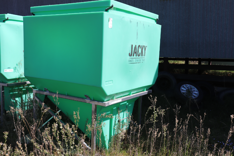 Lot 23 1 x Jacky bin (used) AuctionsPlus