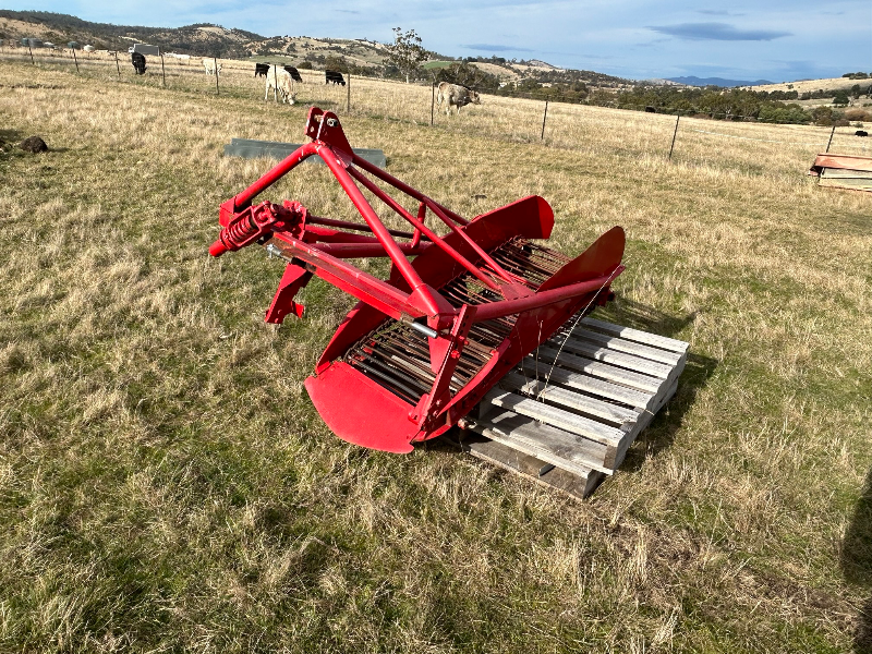 Lot 87 - Single Row Potato Digger | AuctionsPlus