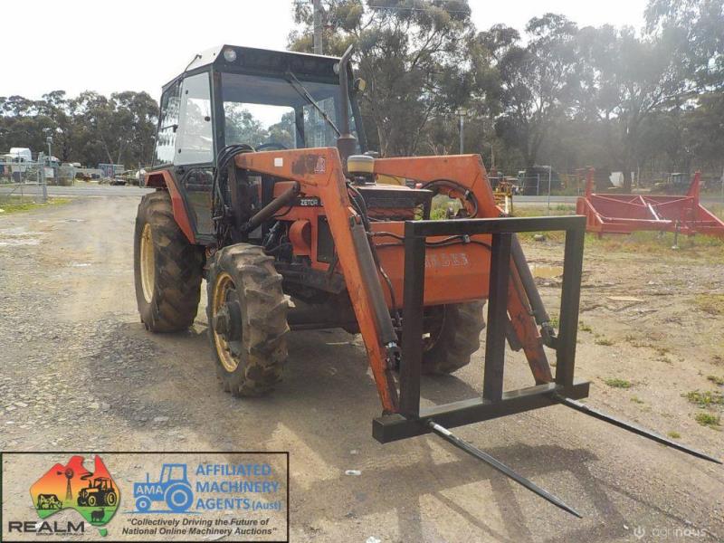 Lot 26 Zetor 6245 FWA Tractor FEL AuctionsPlus