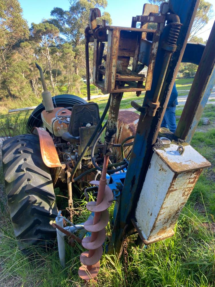 Old Post Driver Lot 124 - Lyco Post Driver | AuctionsPlus