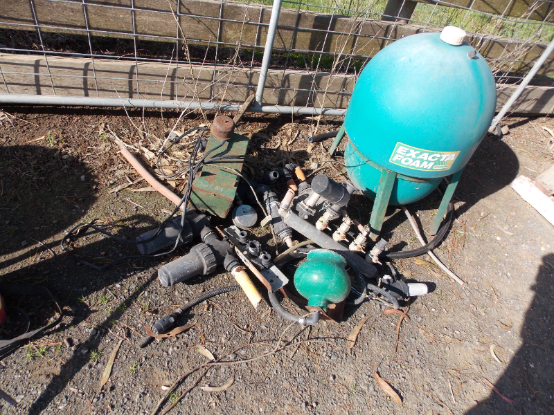 LOT 89 Goldacres foam marker and boom spray parts. AuctionsPlus