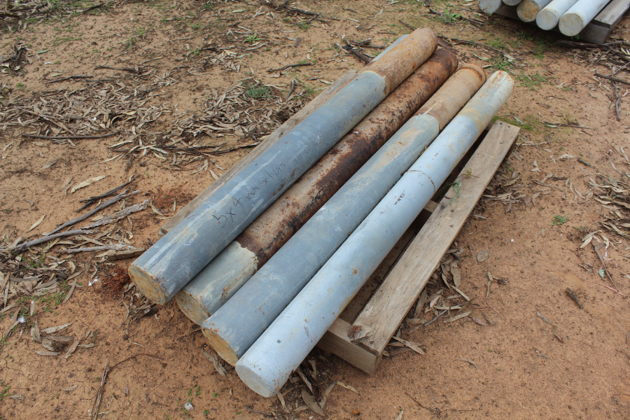 Lot 153 5 x Strainer Posts AuctionsPlus