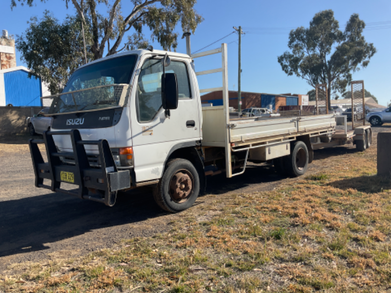 Lot 9 - Isuzu Truck | AuctionsPlus