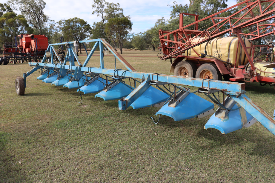 Lot 181 - 8 Row Neptune interow sprayer | AuctionsPlus