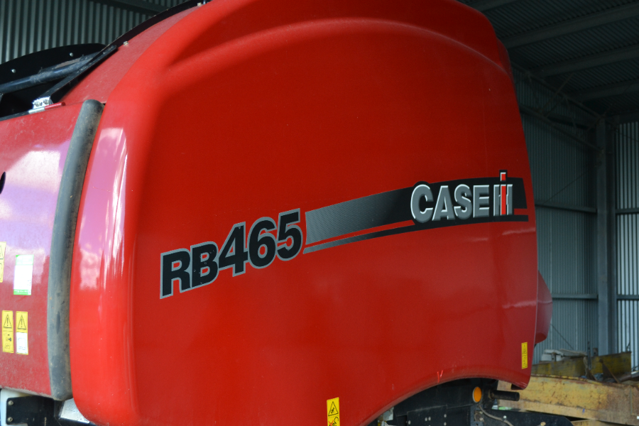 Lot 83 - Case Round Baler | AuctionsPlus