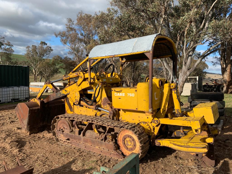 Lot 20 - Case 750 Track Loader | AuctionsPlus