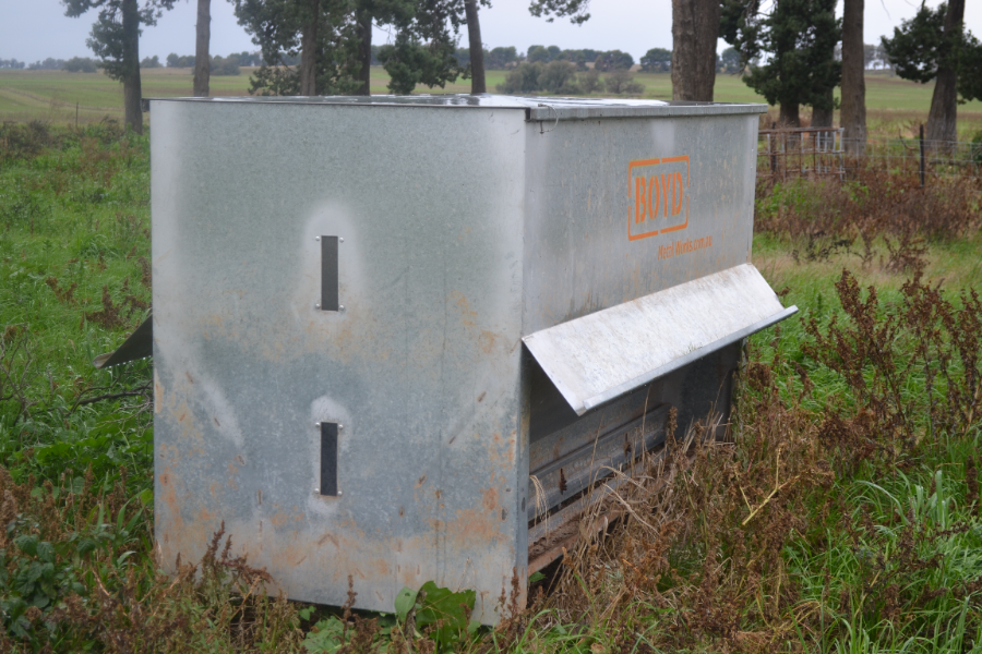 Lot 103 Boyd sheep feederstandard AuctionsPlus