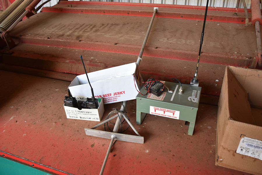 Lot 69 - Water Monitor with 2 x CB Receivers | AuctionsPlus