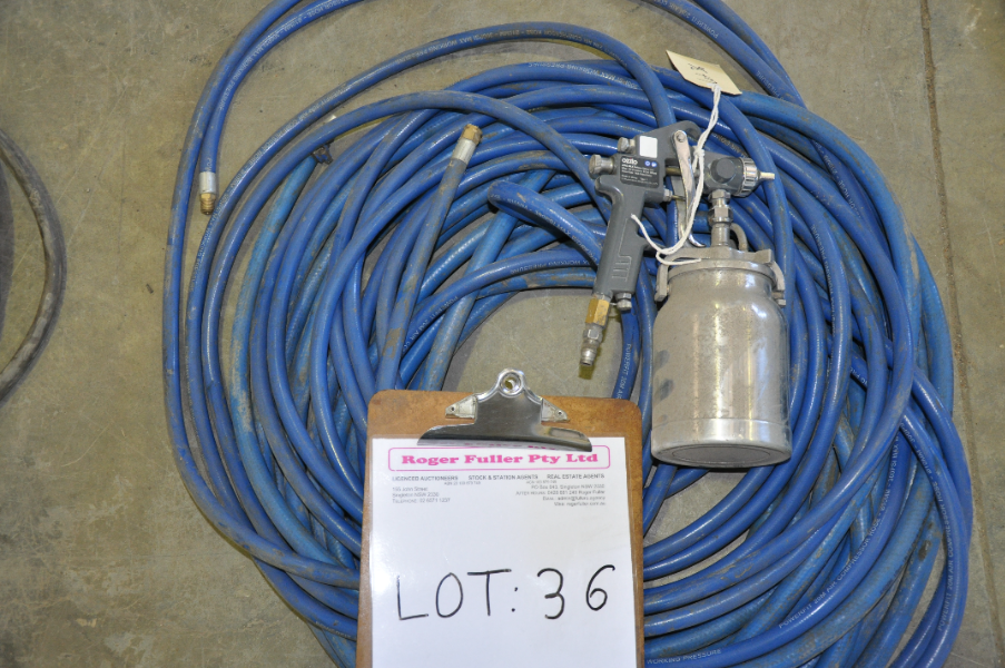Lot 36 Ozito spray gun with 20 air hose AuctionsPlus
