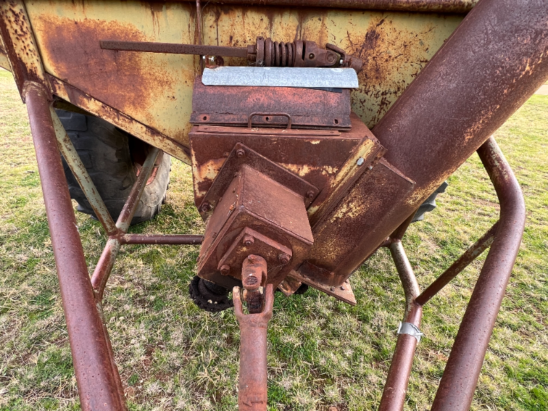 Lot 2 - Grain Chaser Bin | AuctionsPlus