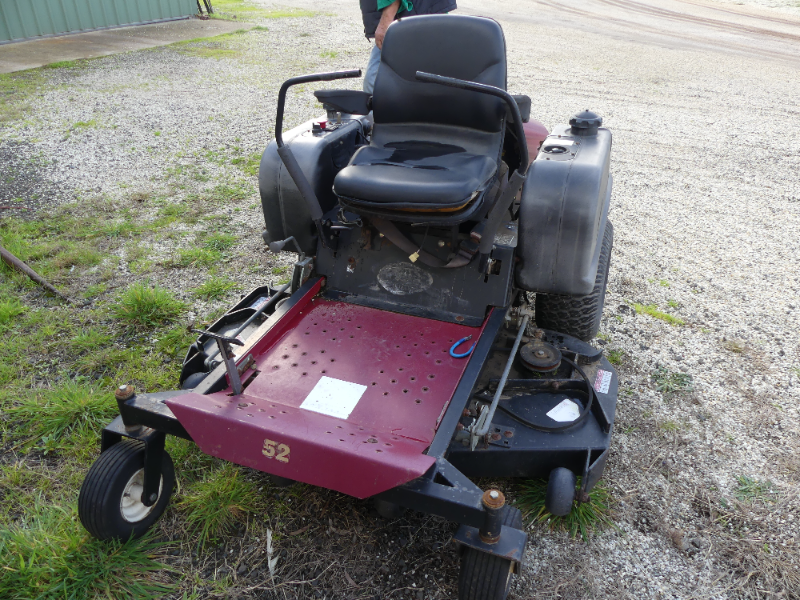 Lot 71 - Briggs & Stratton Ride On Mower | AuctionsPlus