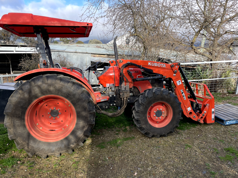Lot 10 - Kubota M7040 | AuctionsPlus