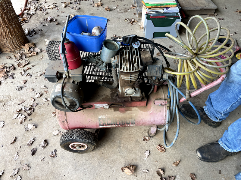 Lot 48 - Compressor & Tools | AuctionsPlus