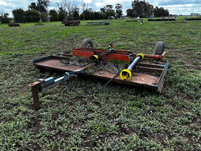 Lot 30 - 10' Slasher | AuctionsPlus