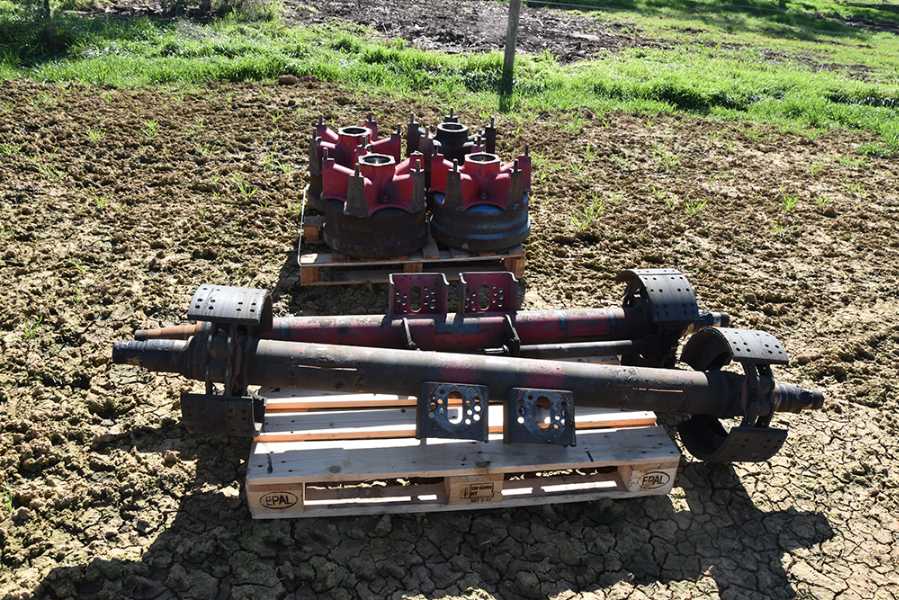 Lot 21 - Axle Spider Rim x 2 | AuctionsPlus