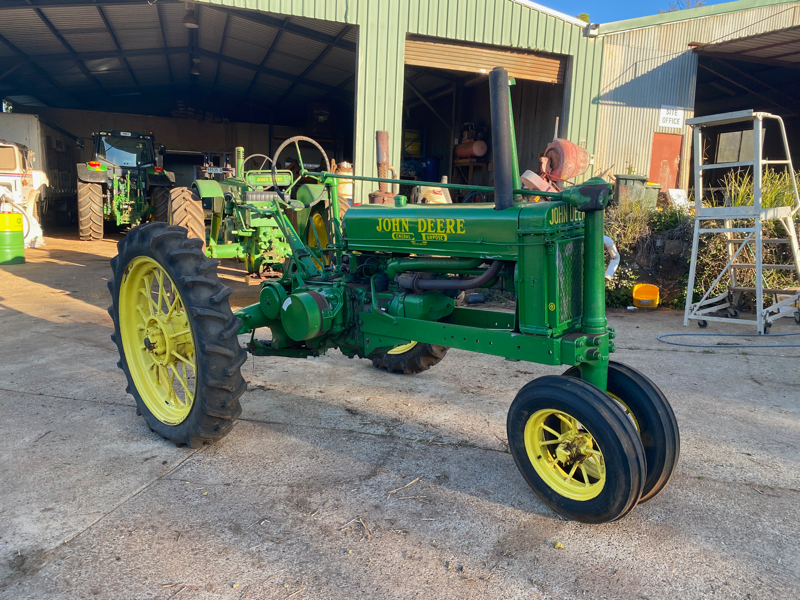 Lot 5 - John Deere Model B | AuctionsPlus