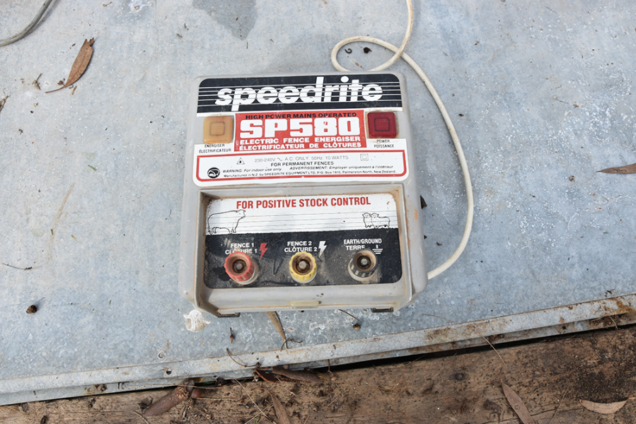 Lot 53 Speedrite 240V Electric Fence Unit AuctionsPlus