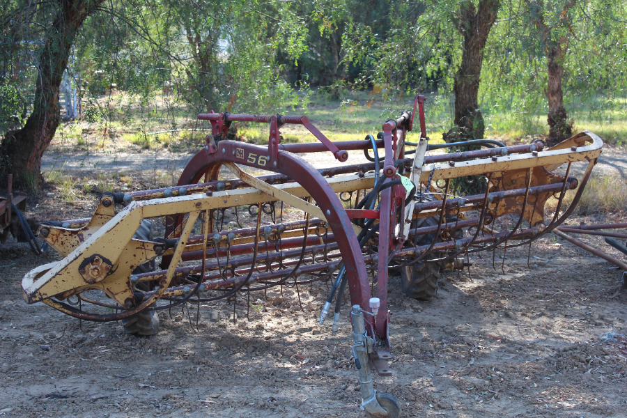 Lot 140 - New Holland 56 Hydraulic Rake | AuctionsPlus