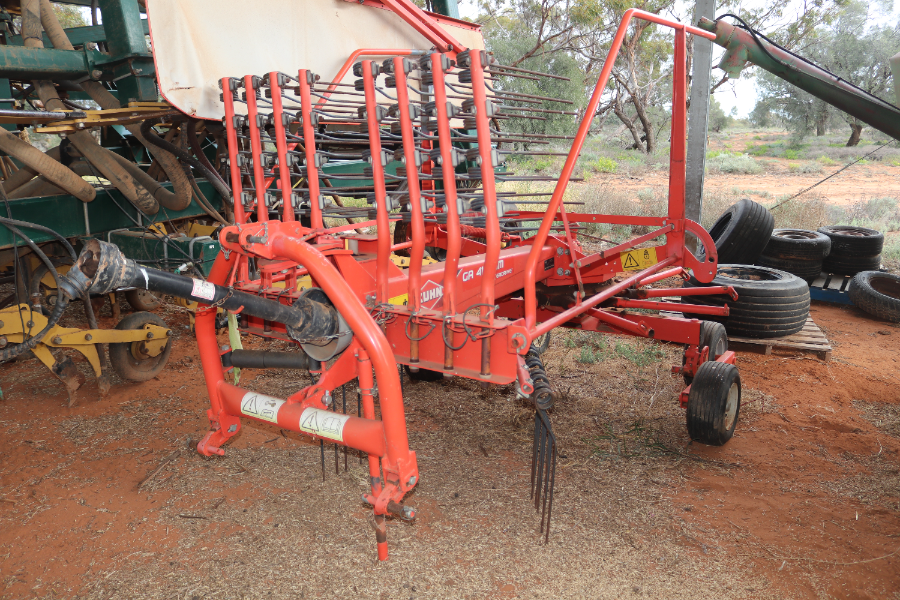 Lot 19 - Kuhn GA 4121 GM Master Drive rotary rake. | AuctionsPlus